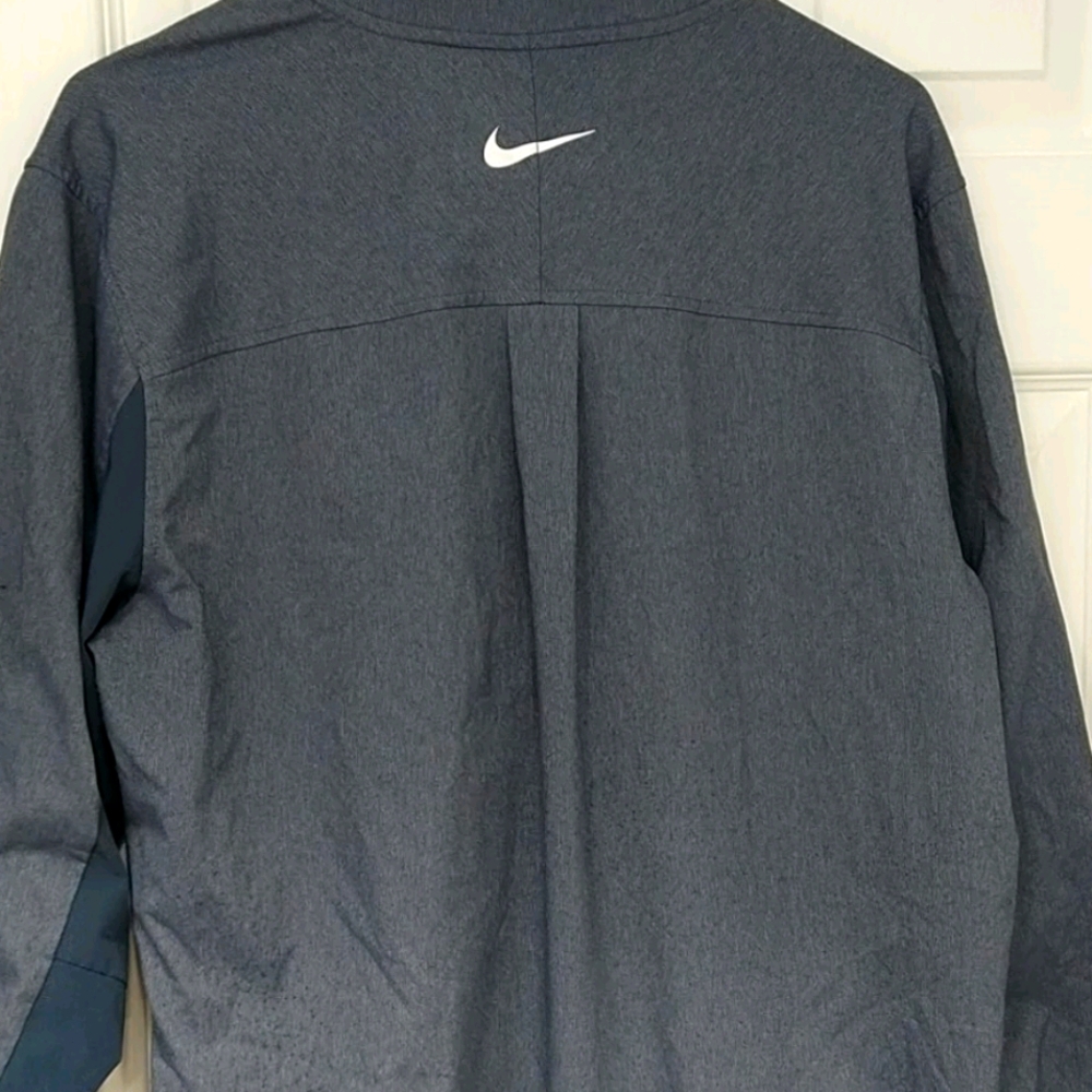 NWOT Nike men's lightweight long sleeve shirt